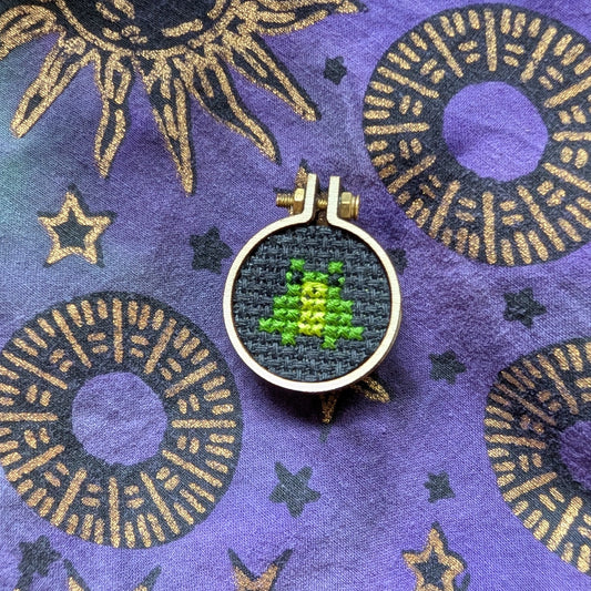 Frog Familiar Pin